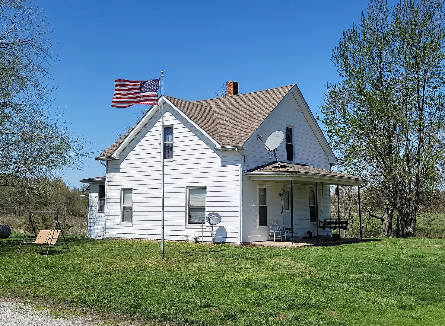 5568 Lois Ln photo 1