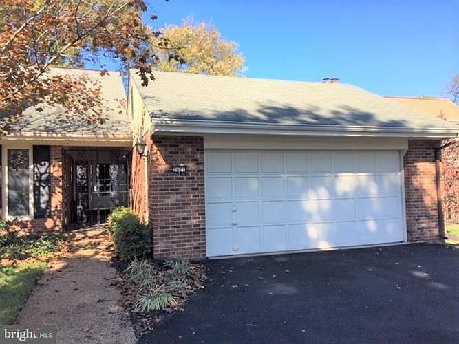 1st image of 2821 Oakton Manor Ct