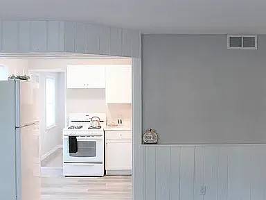 1421 N Adams St — Photo 11