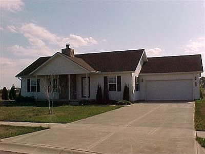 2nd image of 775 Birch Ct