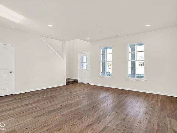 4th image of 2649 Marjorie Ln