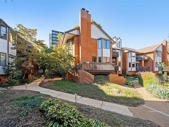 2nd image of 4464 Lindell Blvd Unit 15/16