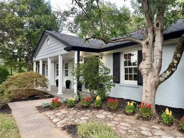 542 White Rose Ln, Saint Louis, MO 63132