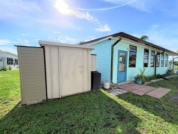 4th image of 4050 Honolulu Dr