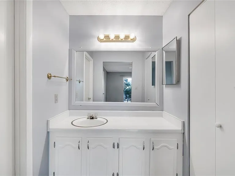 542 Orange Dr #26 — Photo 30