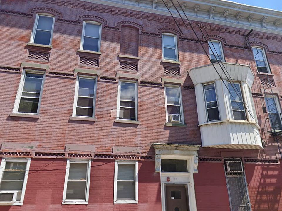 1st image of 159 Hutton St #A09