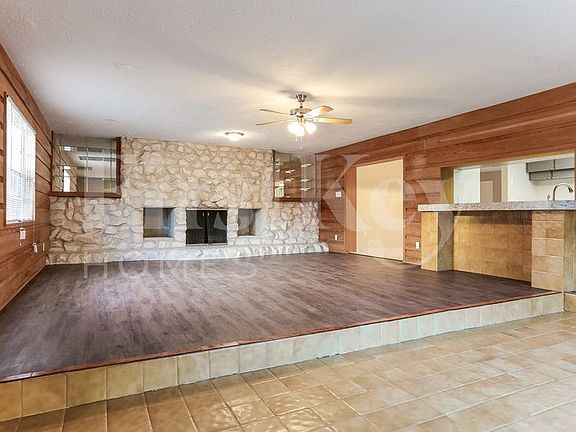 4th image of 3317 Acapulco Dr