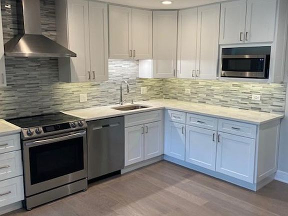 3rd image of 77 Lake Hinsdale Dr APT 407