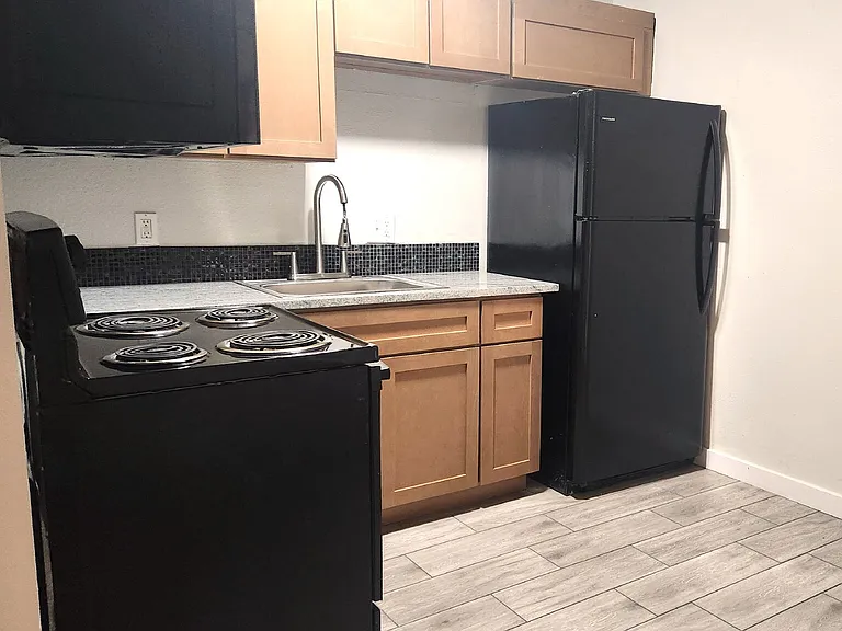 5112 N 28th Dr #3 — Photo 7