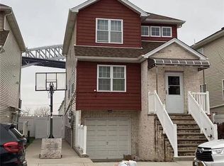 29 Riverside Ln, Staten Island, NY 10302