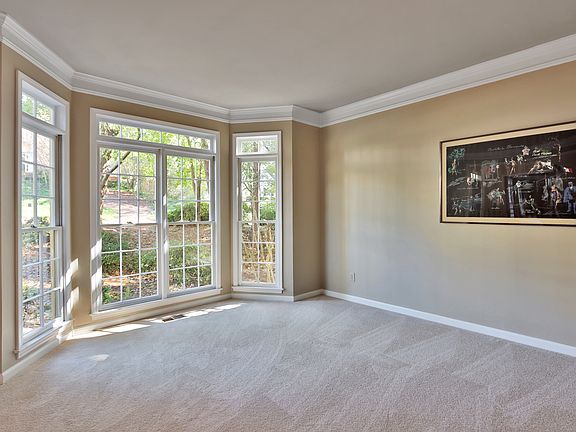 5th image of 500 Woodbrook Way