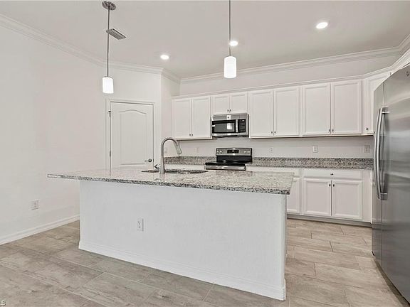 5th image of 19255 Elston Way