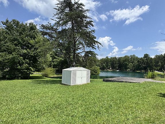 5th image of 400 David Crockett Rd