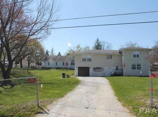 212 Caroline St, Creve Coeur, IL