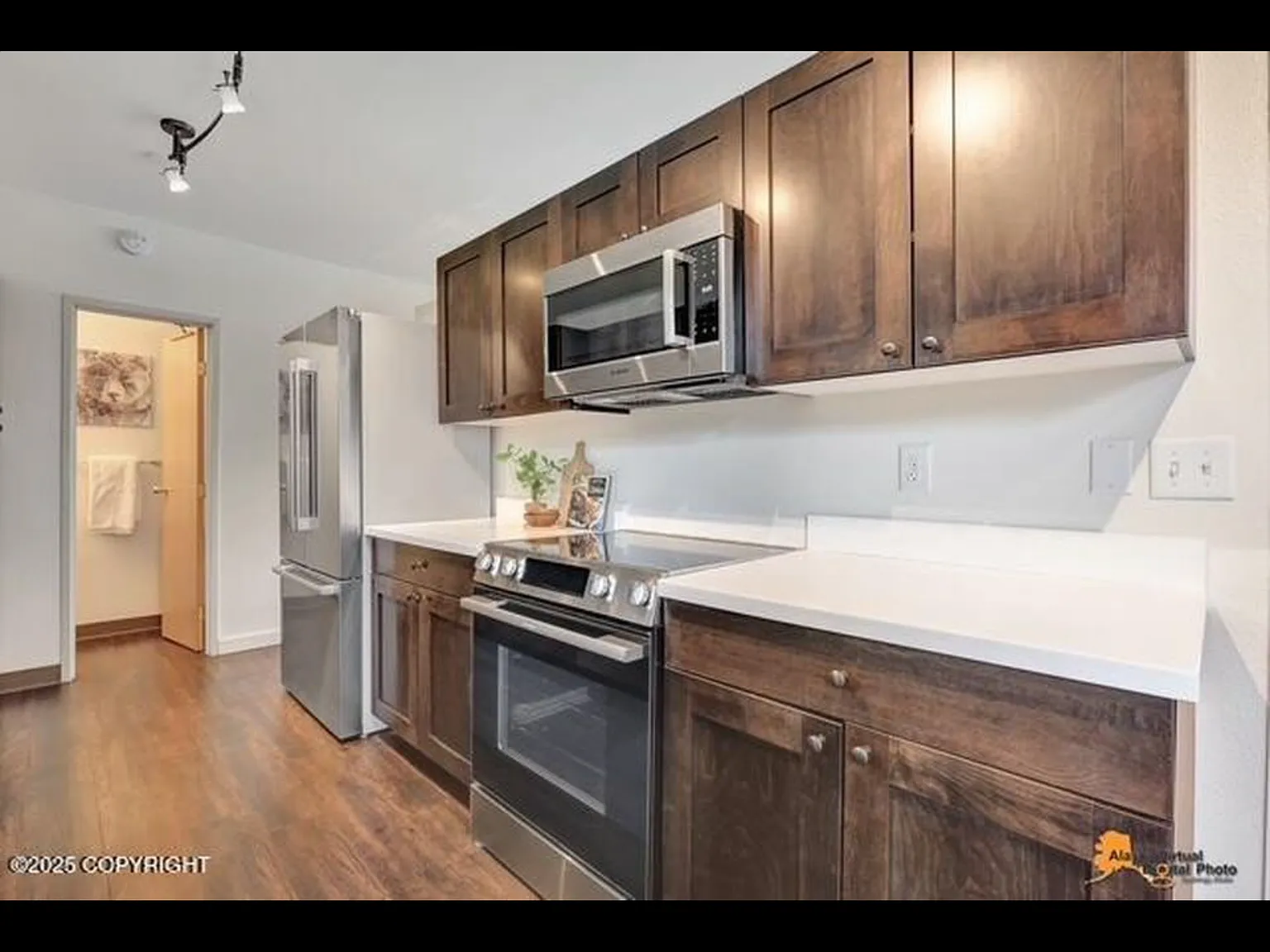2 bed, 2.5 bath, 1627 sqft, $3,700 — Photo 4