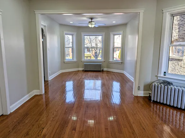 4023 W Oakdale Ave #1, Chicago, IL 60641