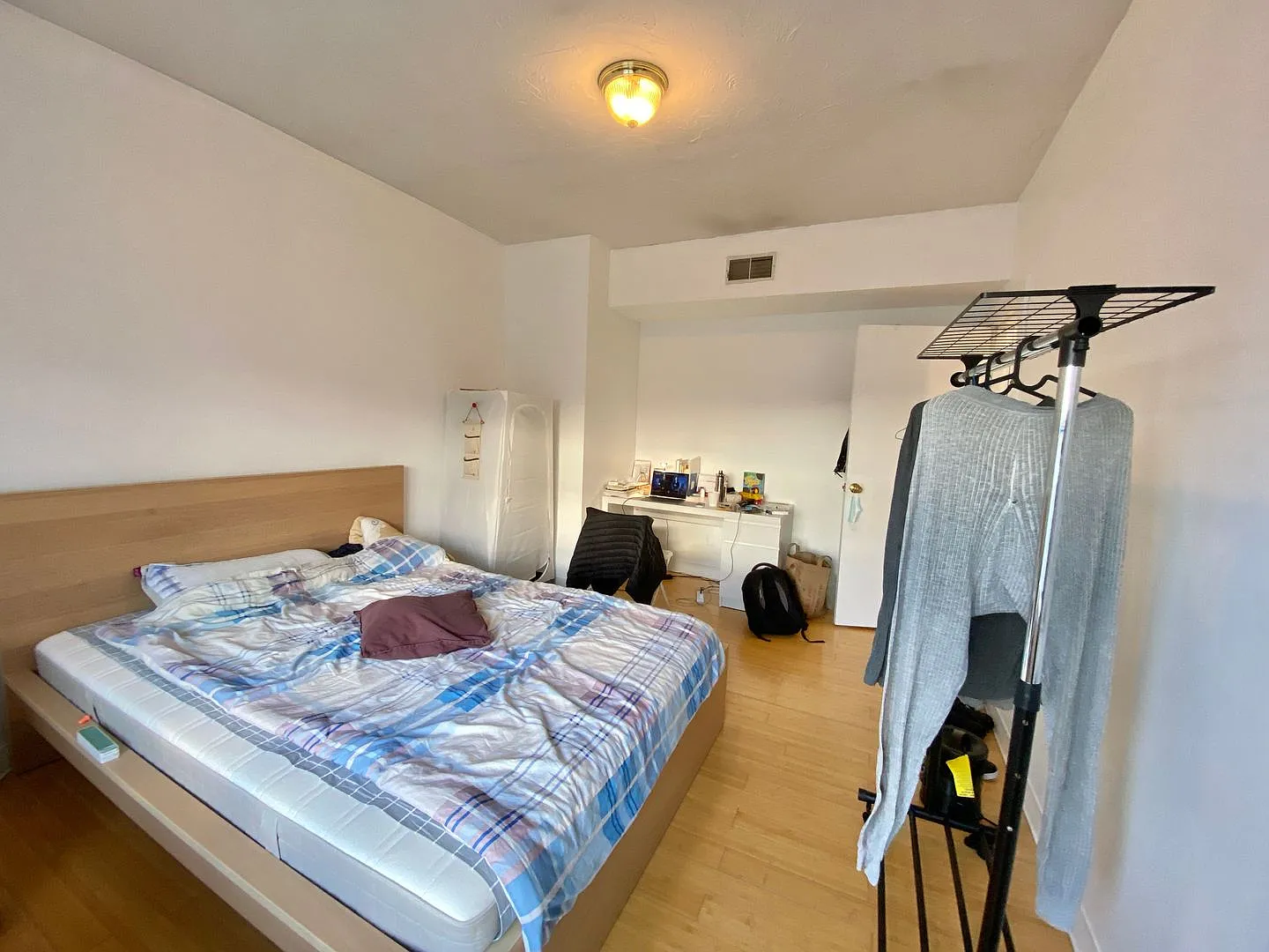 Allston 2 Bed | Modern Kitchen | Hardwood Floors | No Broker Fee — Photo 1