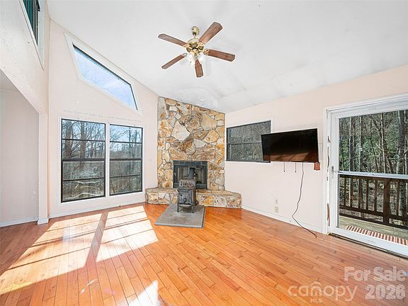 2nd image of 966 Waites Hollifield Rd
