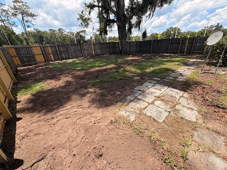 38011 Dixie Ave — Photo 10