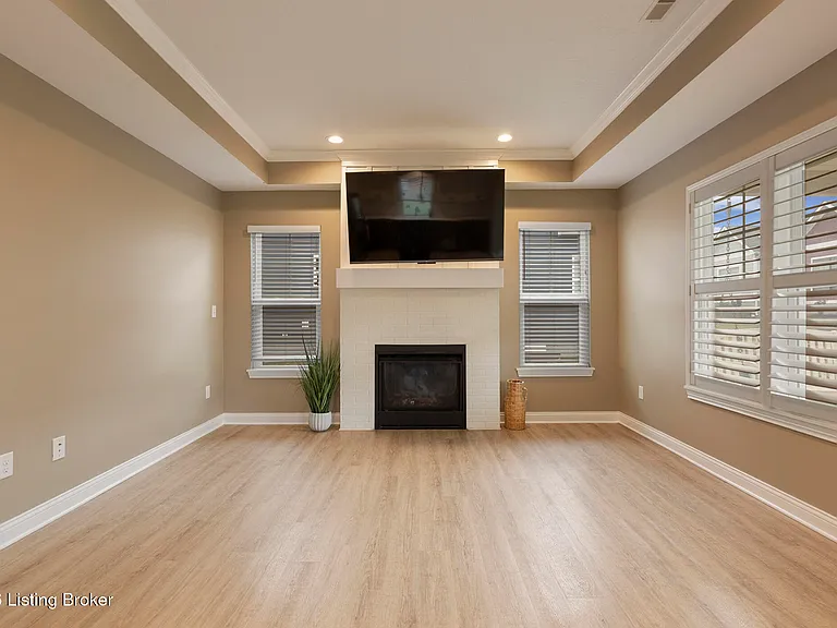 1802 Faith Ave — Photo 9