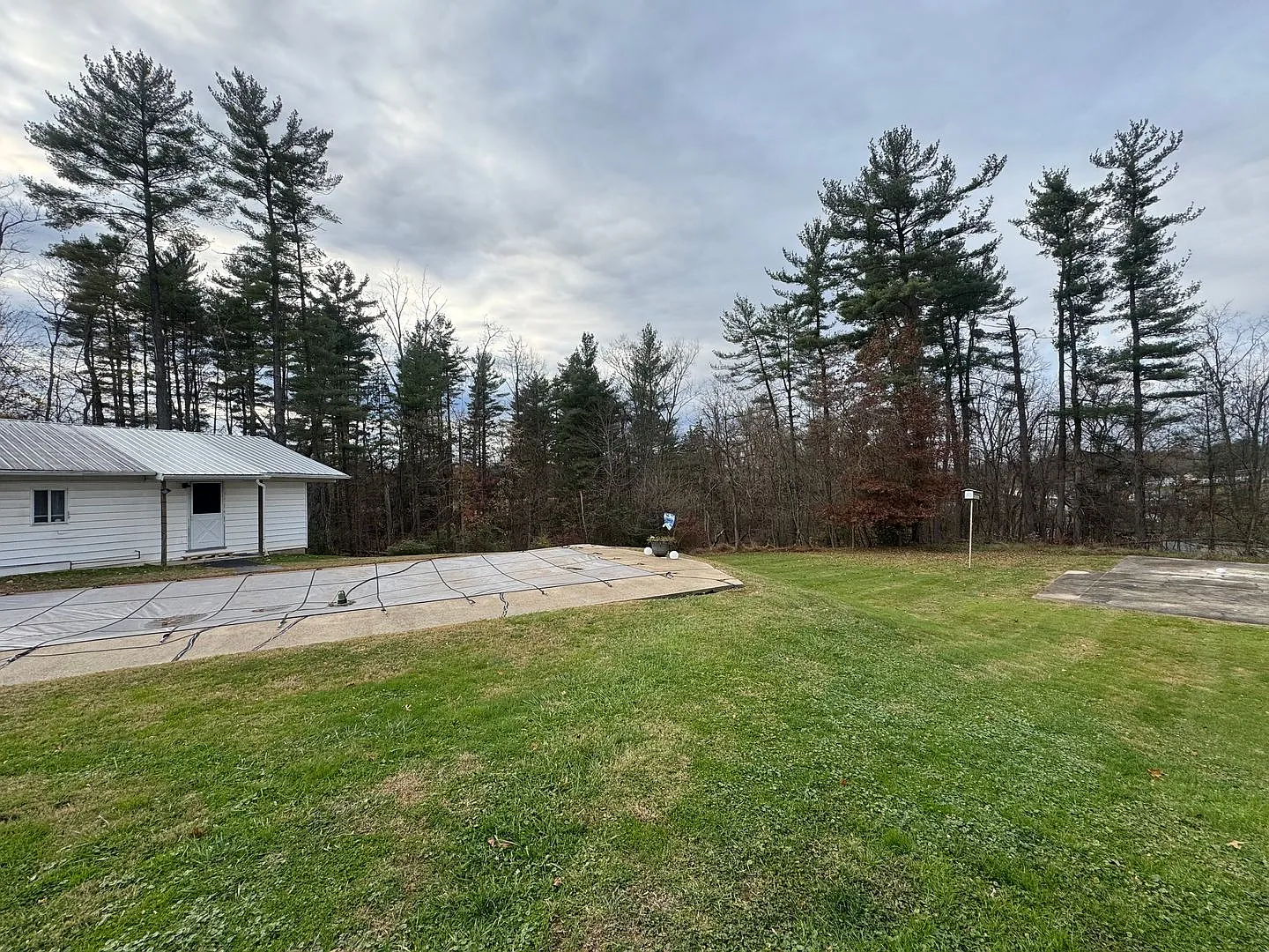 4813 Sayre Ave. — Photo 4