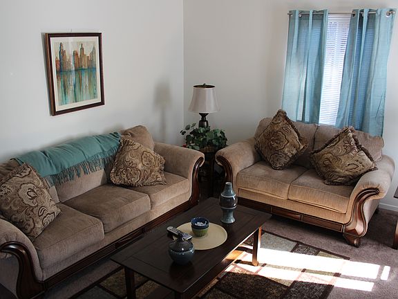 3rd image of 1307 W Chandler Blvd