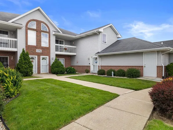 1296 Village Centre DRIVE #2, Kenosha, WI 53144