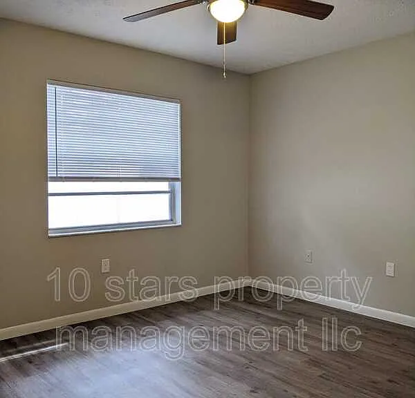 11705 North Dr #B — Photo 7