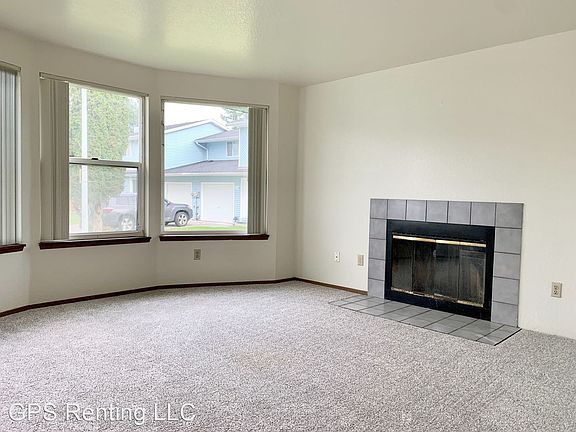 3rd image of 620 58th Pl SE Unit A