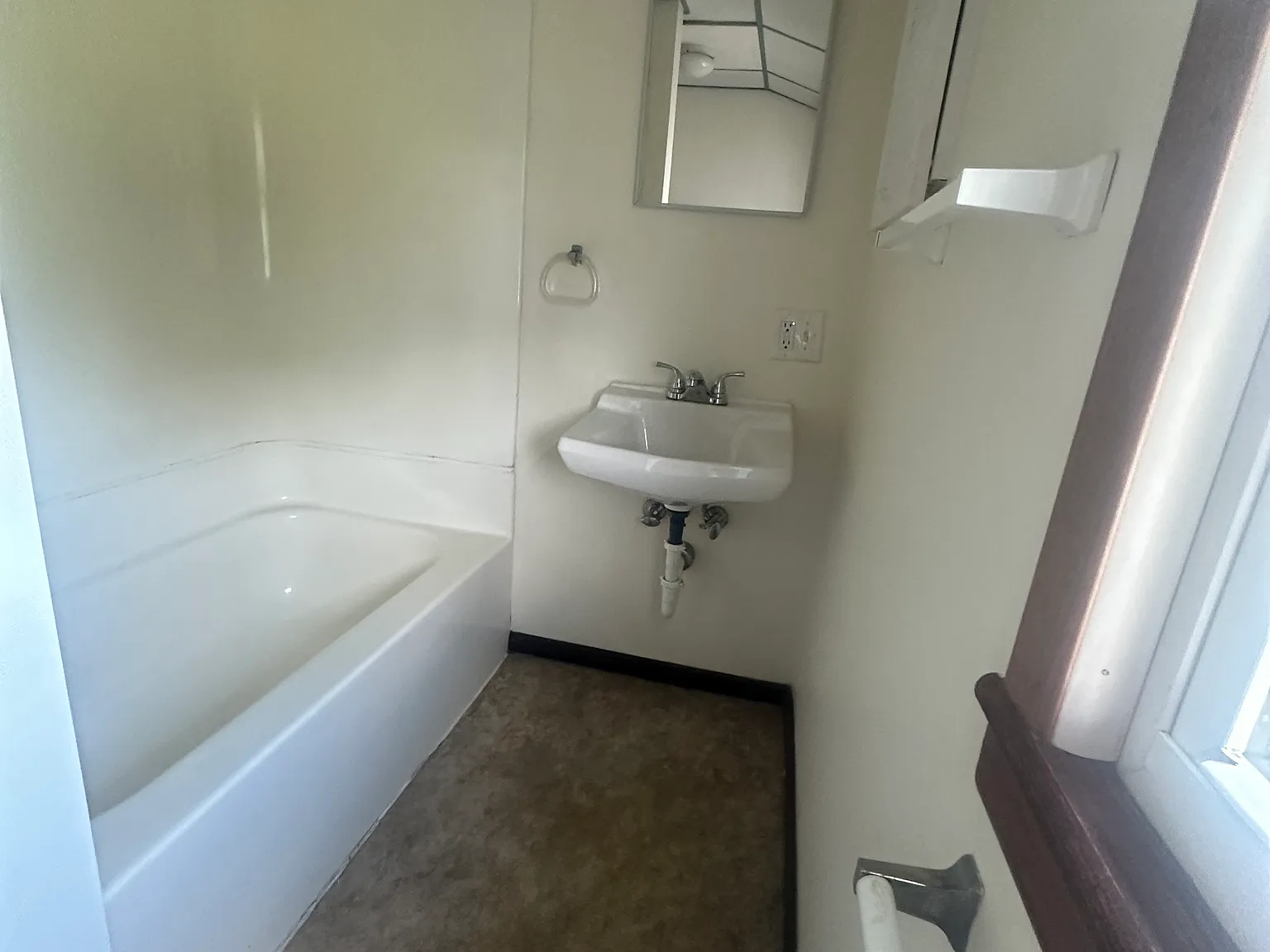 1 bed, 800 sqft, $1,095 — Photo 3