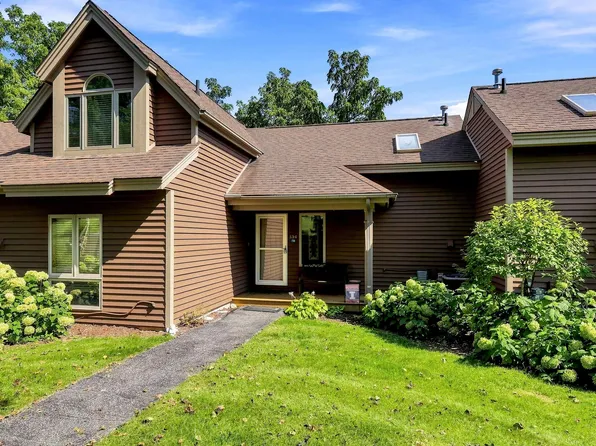134 Walnut Hill Dr, Galena, IL 61036