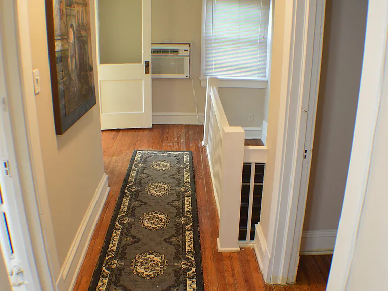 1304 W 50th St #2 — Photo 5