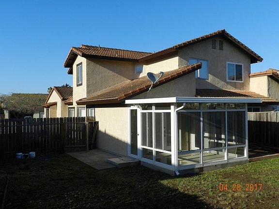 3rd image of 614 Summerwood Ln