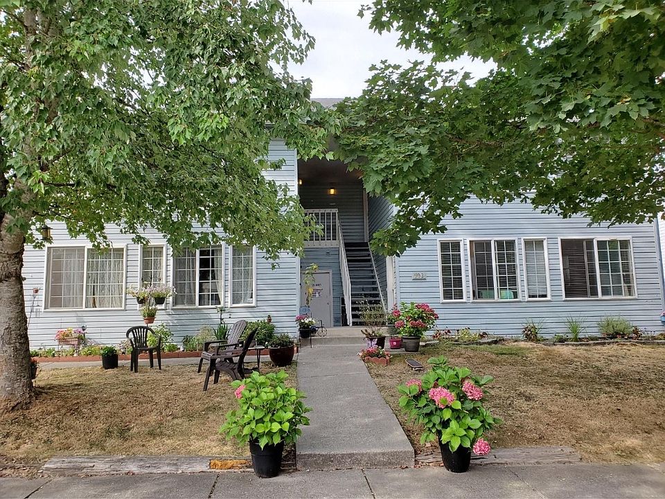 1st image of 302 Garden Ct #B