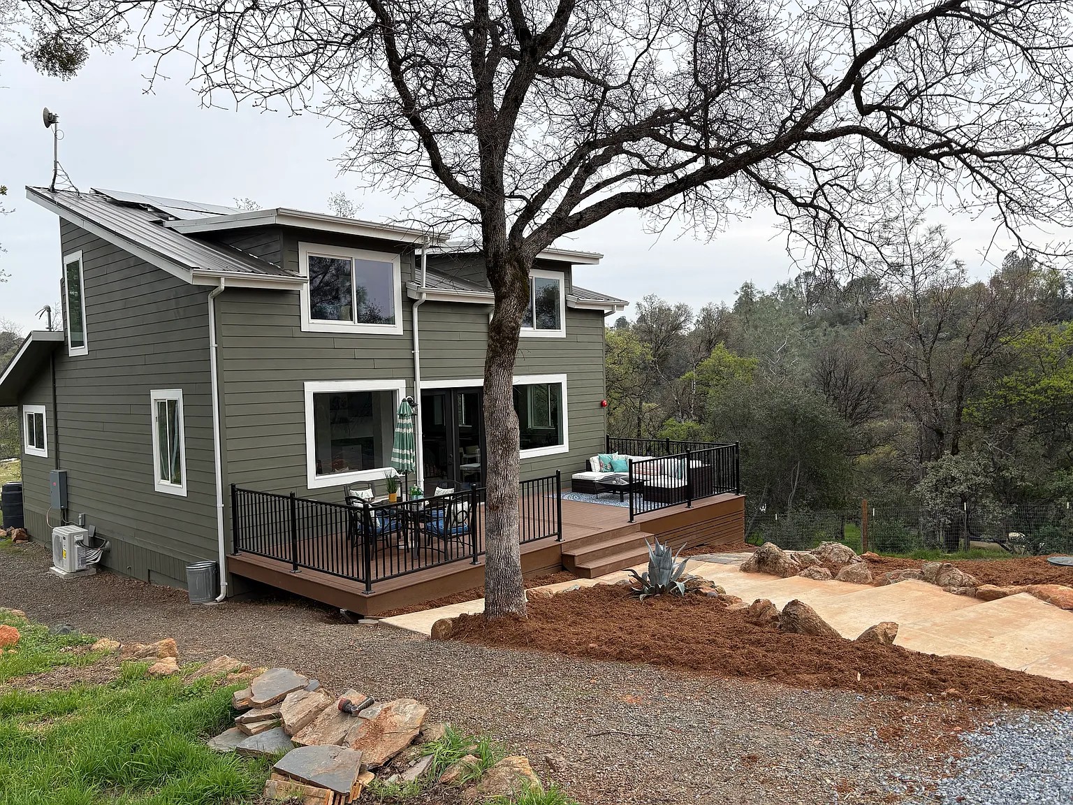 3 bed, 1664 sqft, $3,150 — Photo 1