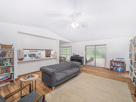 4th image of 4308 Snoopy Ln