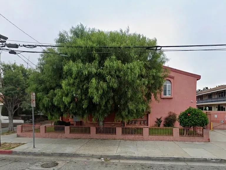 4321 Lennox Blvd — Photo 1