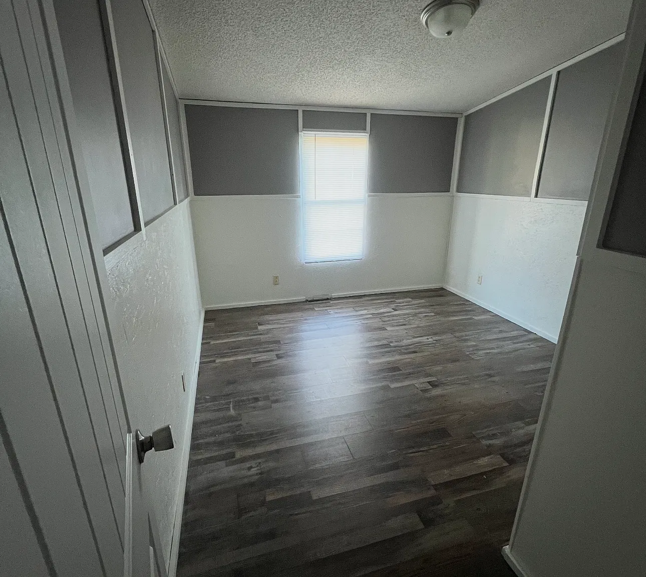 4 bed, 2096 sqft, $2,150 — Photo 2
