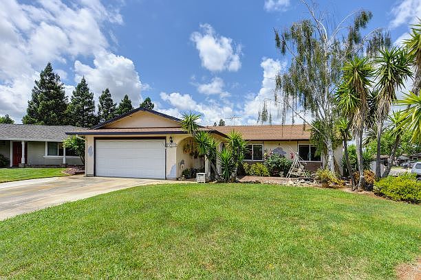 1st image of 8956 Canberra Dr
