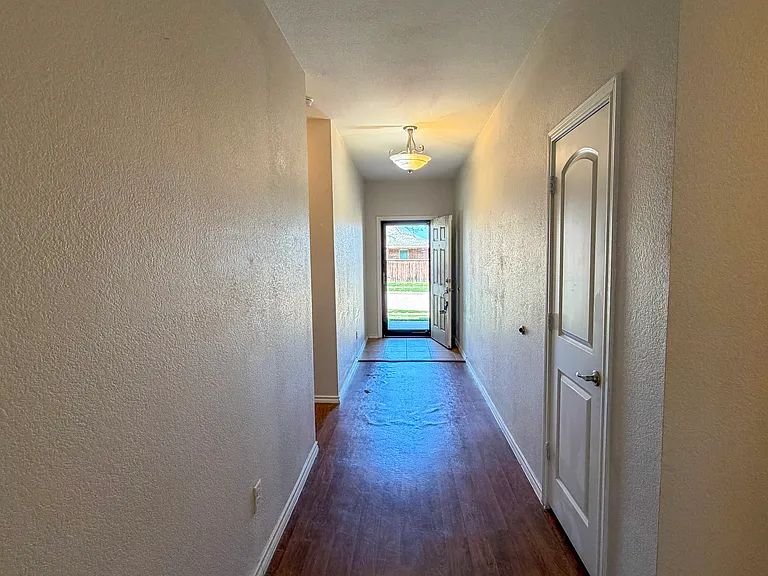 2151 Oakridge Dr — Photo 10