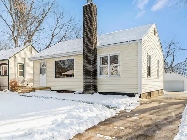 808 Trowbridge St, Des Moines, IA 50315