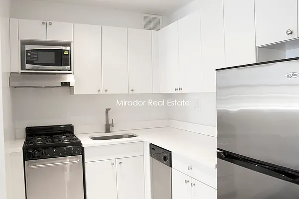 Rented by Mirador Real Estate | media 22