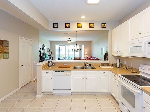 4th image of 2609 Galliano Cir