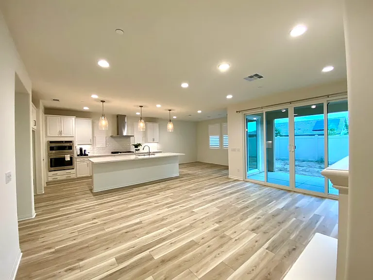 39549 Clare St — Photo 3