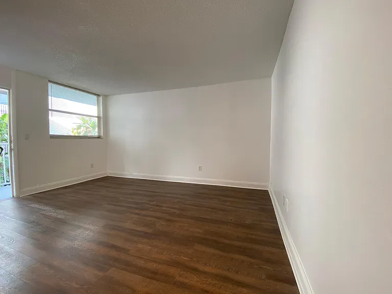 1801 S Treasure Dr #224 — Photo 9