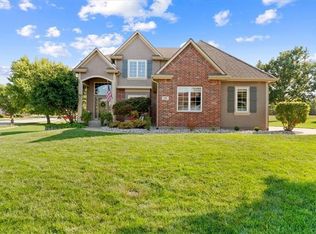 901 SW Drake Dr, Lees Summit, MO 64082