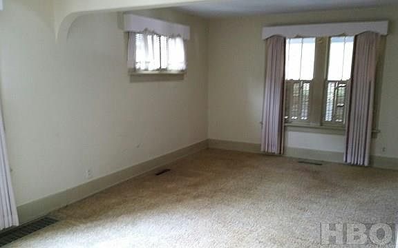 4th image of 619 Foster St