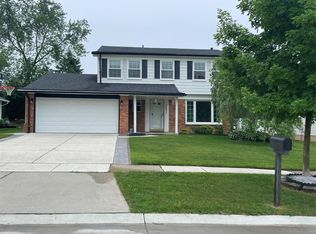 24624 Highlands Dr, Novi, MI 48375