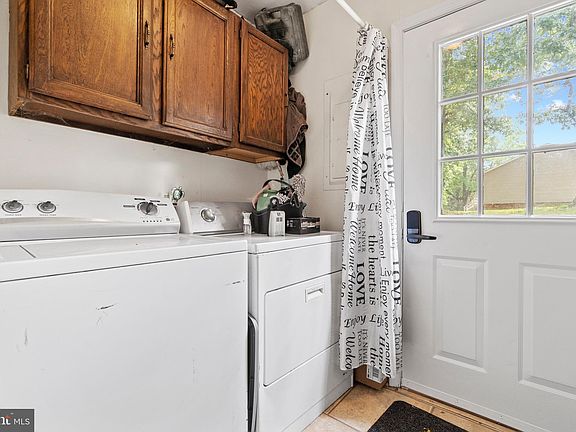 5th image of 13072 Bradley Ln