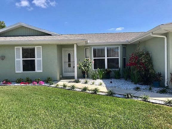 5th image of 616 SE Sweetbay Ave